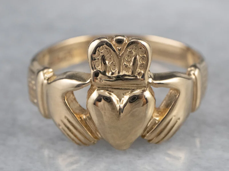 Classic 14K Gold Claddagh Ring