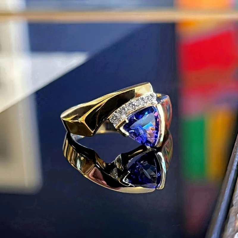 Tanzanite and Diamond Ring