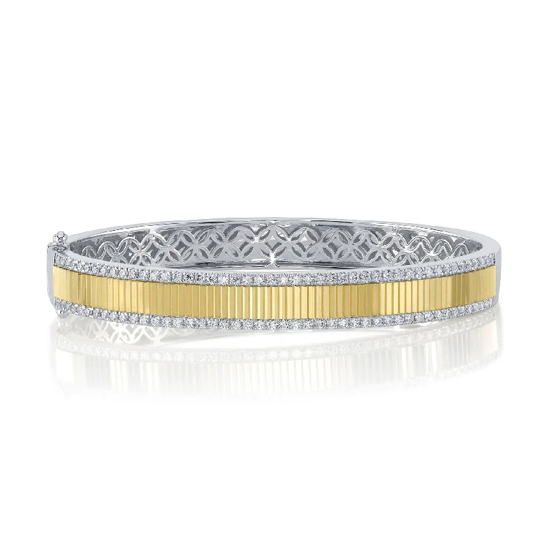 1.06CT DIAMOND BANGLE SC22009210ZS