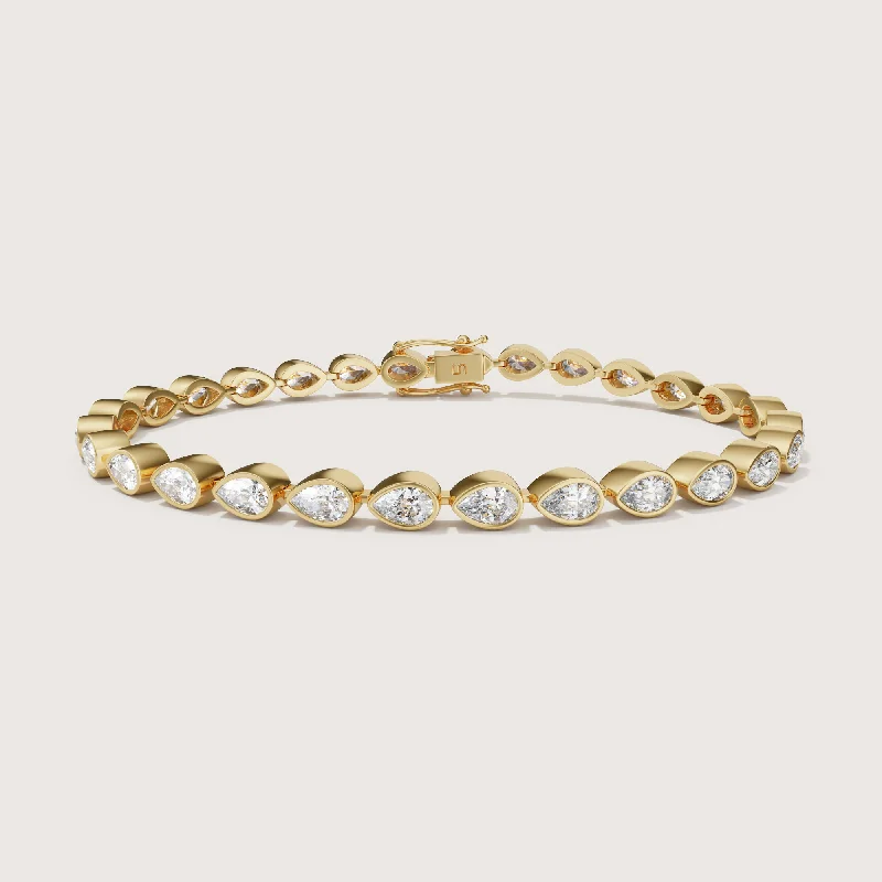 Droplet Pear Bezel Diamond Bracelet