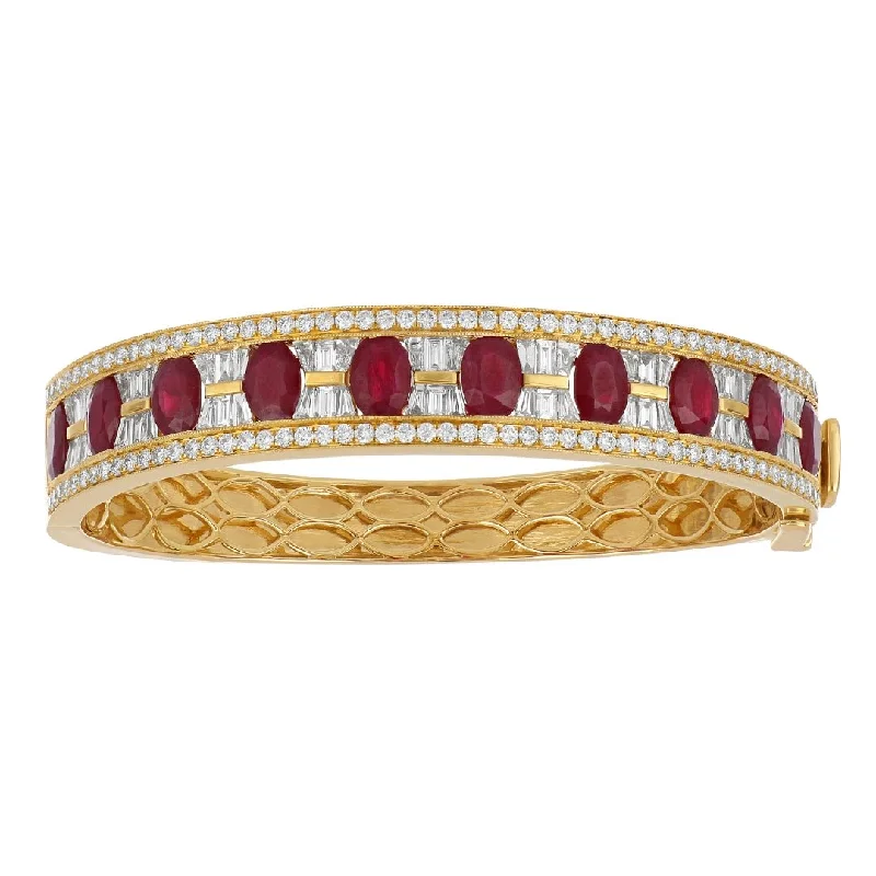 Ruby Bangle (Ruby 9.69 cts. White Diamond 2.31 cts. White Diamond 1.71 cts.)